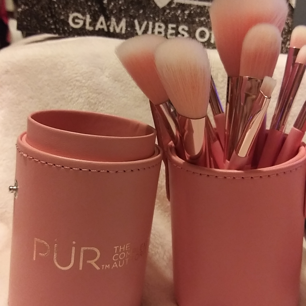 PUR Cosmetics Travel Brush Storage Container